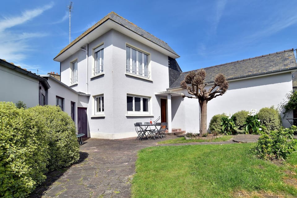 Property building, Garden