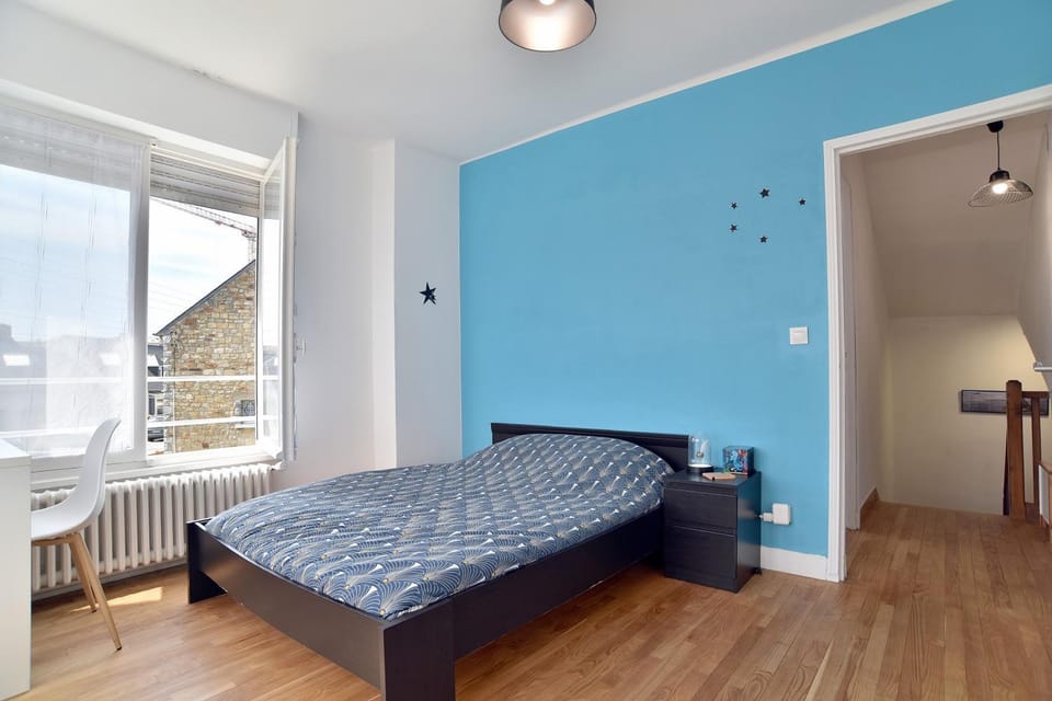 Bed, Bedroom
