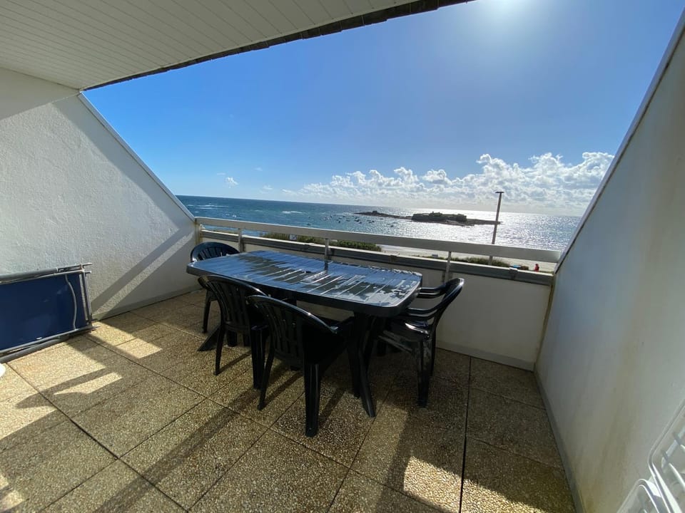 Natural landscape, Balcony/Terrace, Sea view
