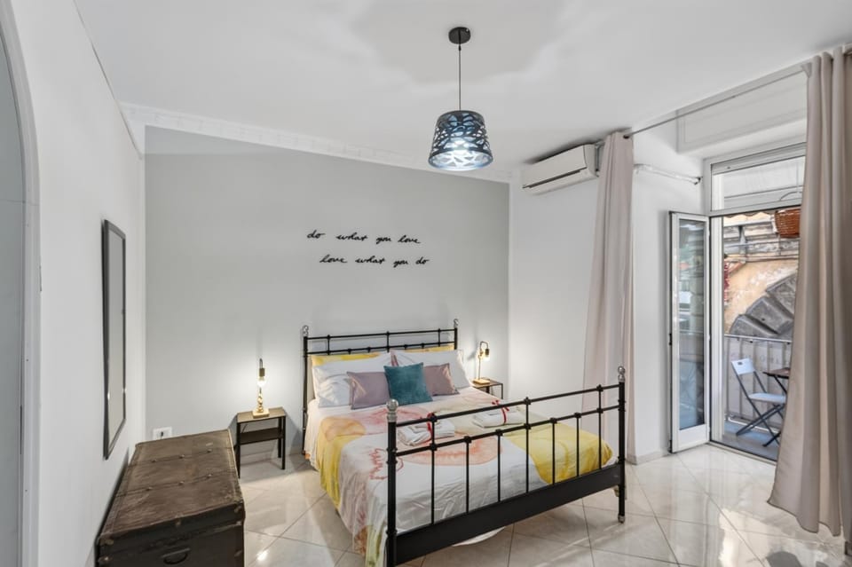 Il balconcino ai Tribunali Apartment in Naples