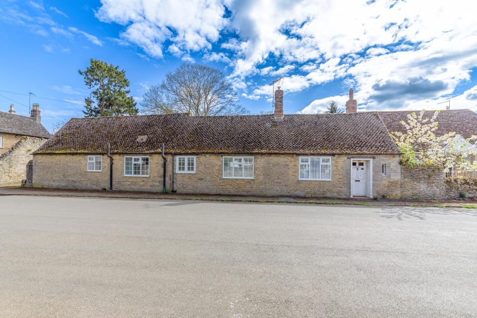 Ardsheal House in Huntingdonshire District