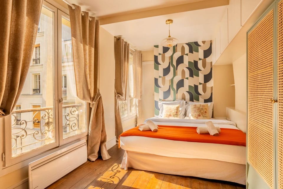 Le Marais - Les Halles Colorful & Modern 3BD Apartment in Paris