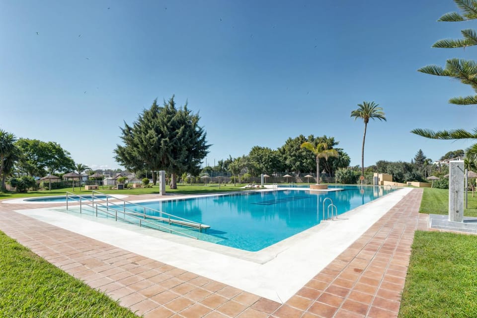 Garden, Swimming pool