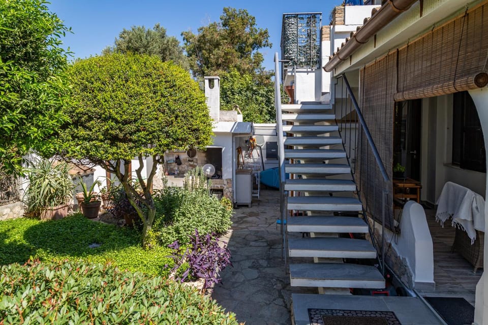 Property building, Garden, Garden, Garden view, Garden view