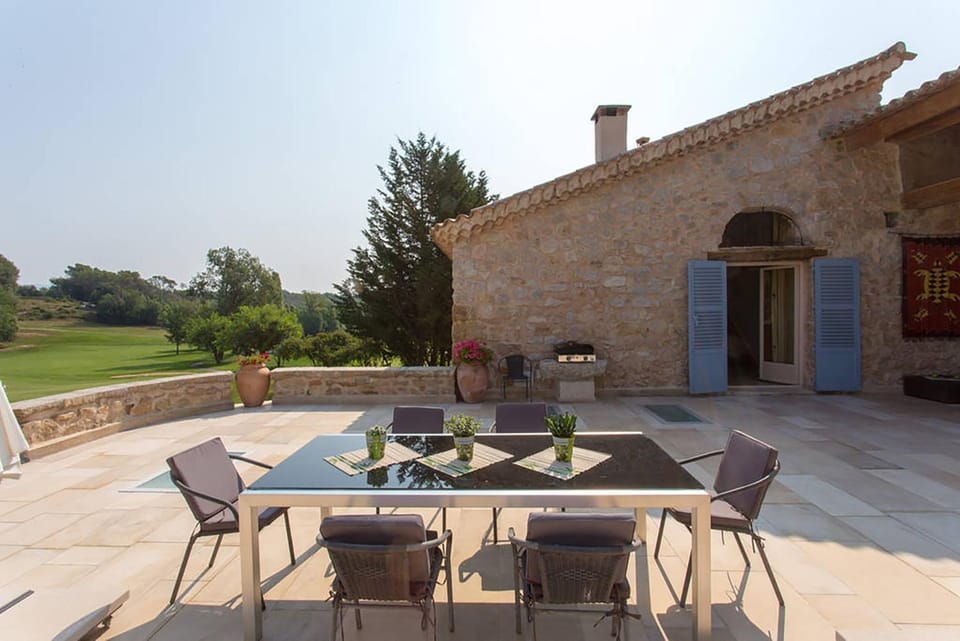 Villa sur Golf Opio Valbonne Bed and Breakfast in Roquefort-les-Pins