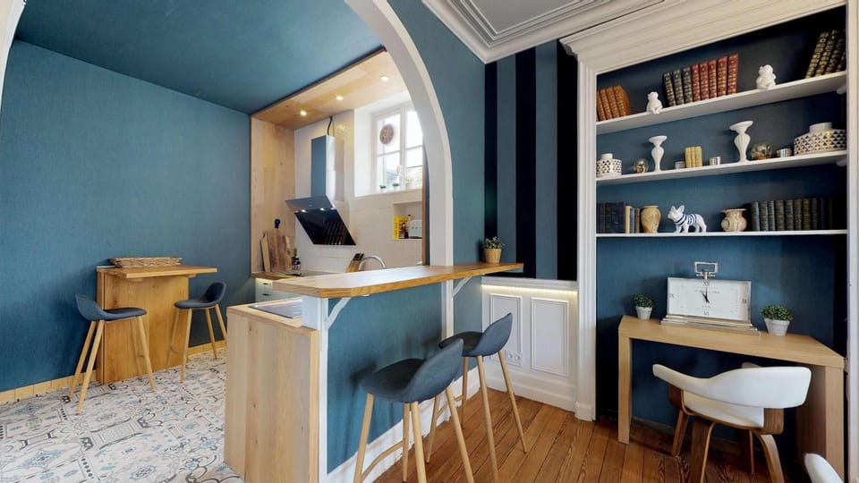 Library, TV and multimedia, Living room, Seating area, hair dresser