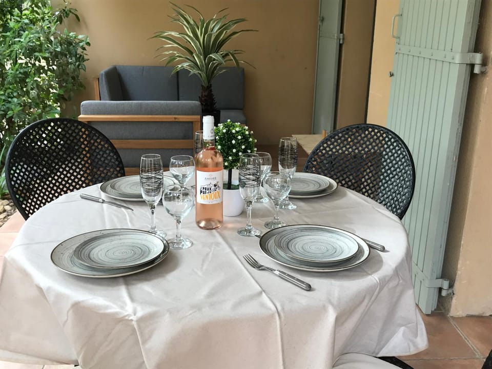 La Calade Apartment in L'Isle-sur-la-Sorgue