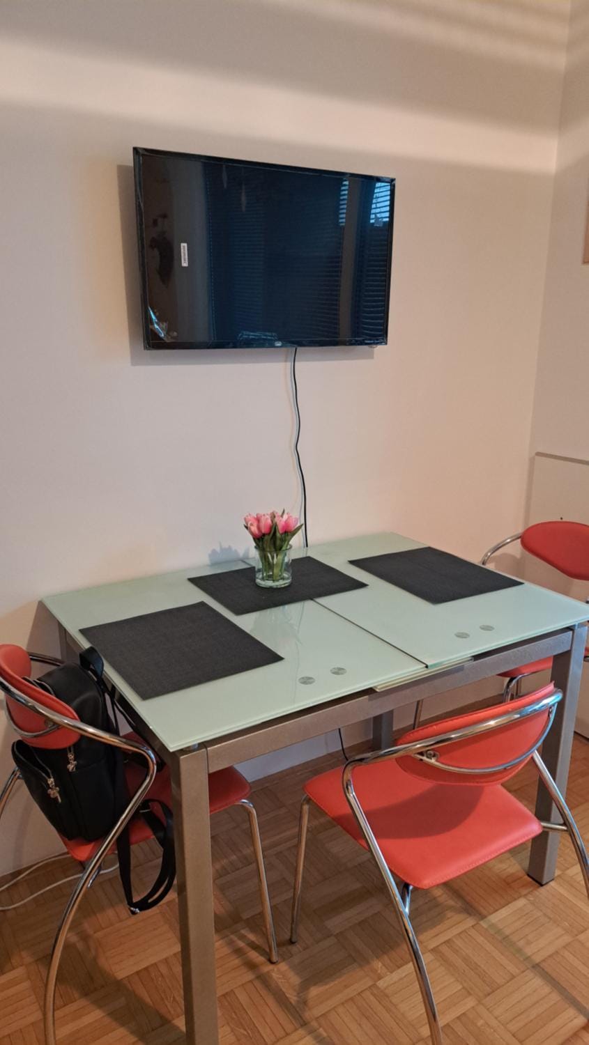 TV and multimedia, Dining area