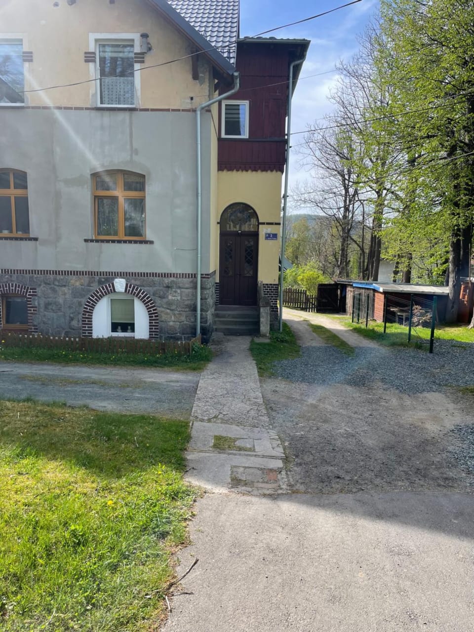 Property building, Spring, Day, Neighbourhood, Natural landscape, Garden, Garden view, Street view