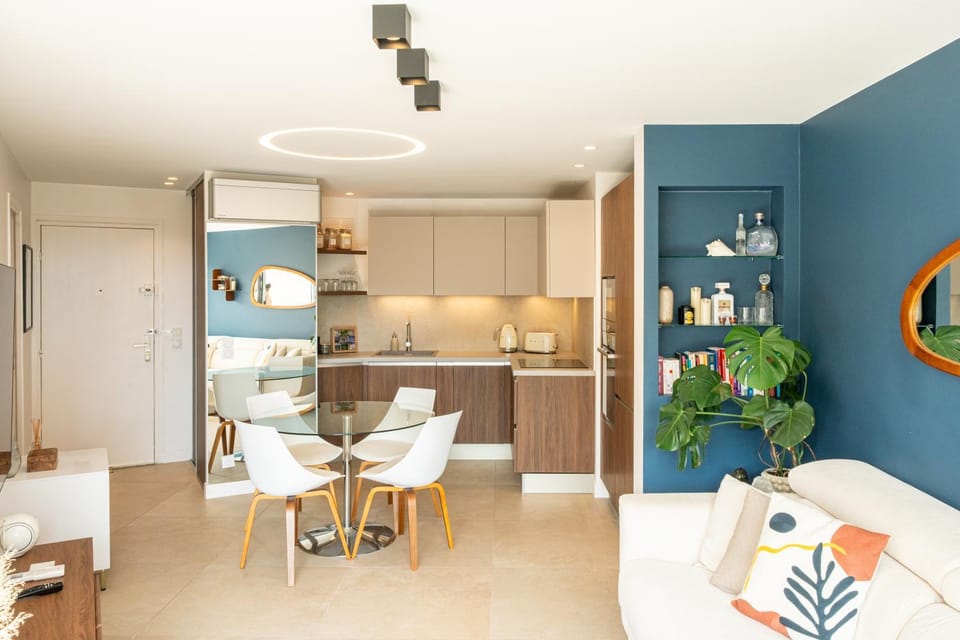 Kitchen or kitchenette, Dining area, Beach