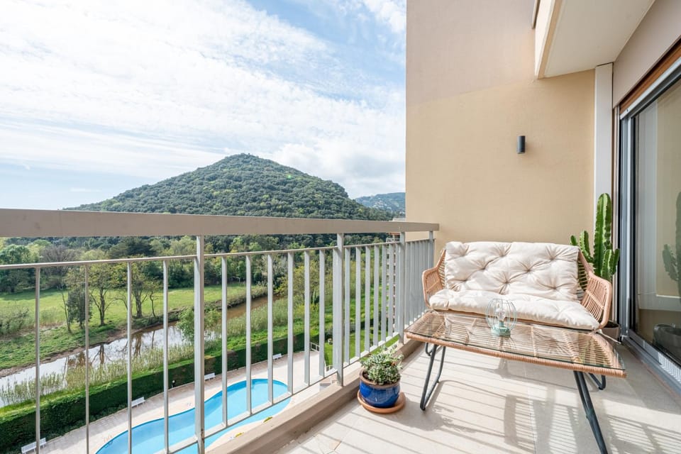 Patio, View (from property/room), Balcony/Terrace, Seating area, Beach, Mountain view, Pool view, Swimming pool