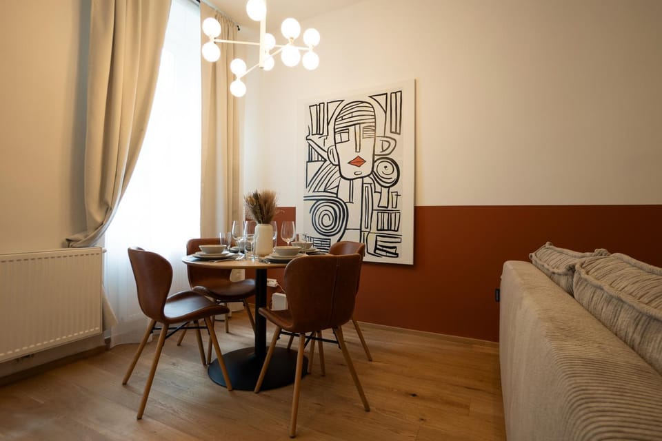 Living room, Decorative detail, Dining area