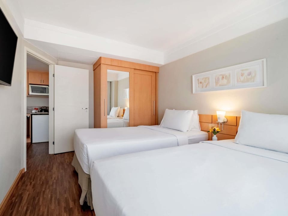 TV and multimedia, Kitchen or kitchenette, Photo of the whole room, Bedroom, group of guests, Family