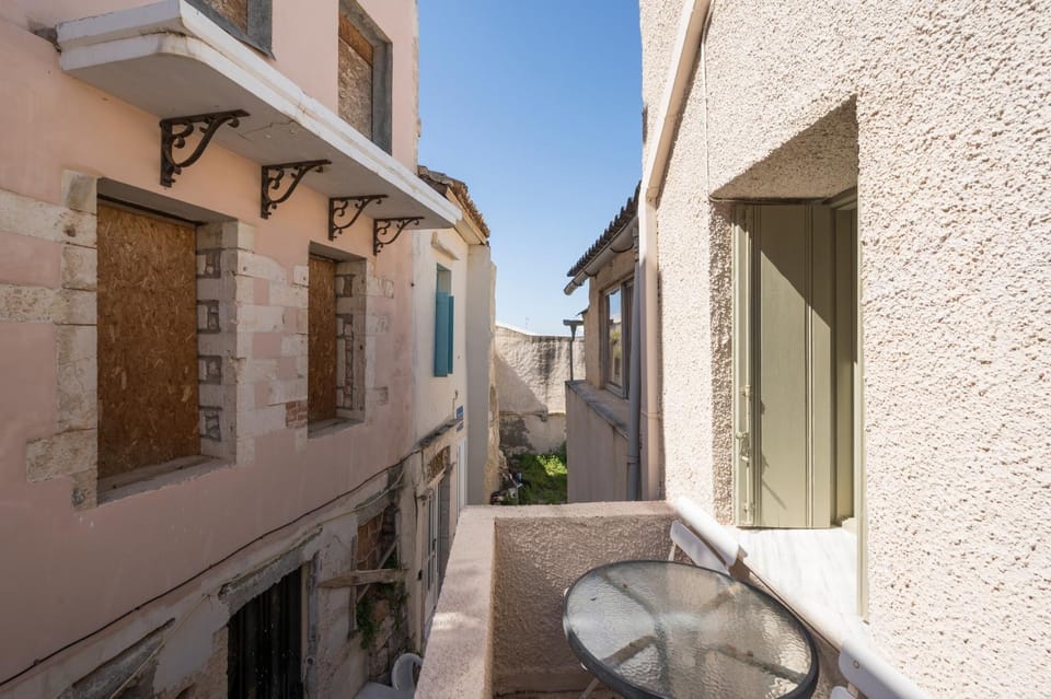 Property building, Balcony/Terrace