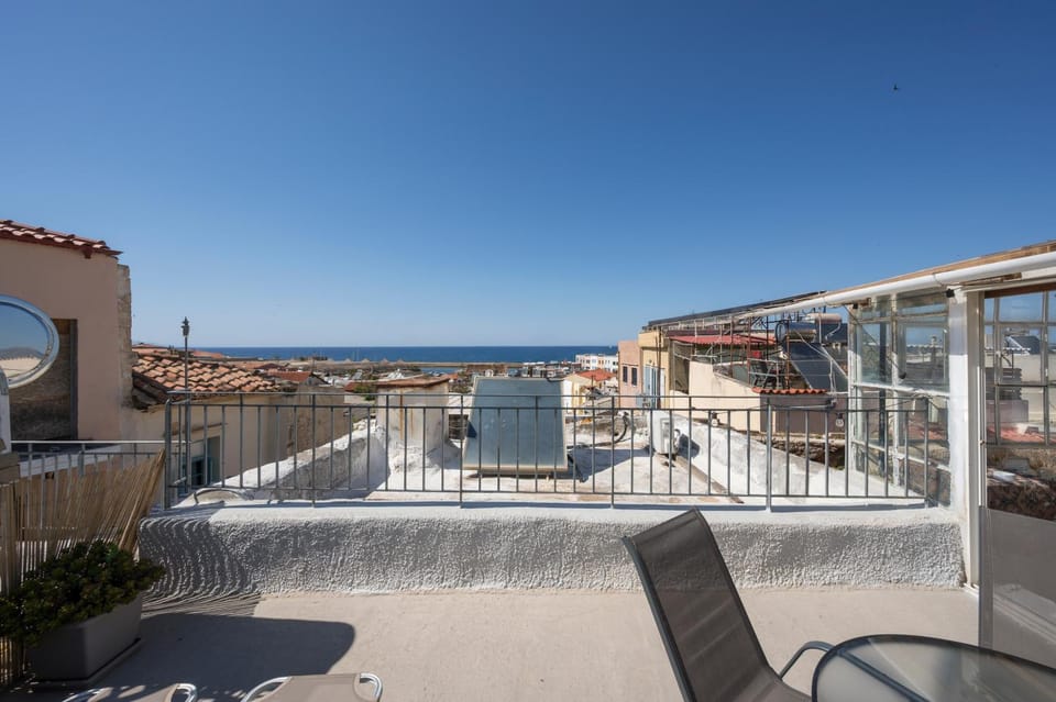 Property building, Sea view