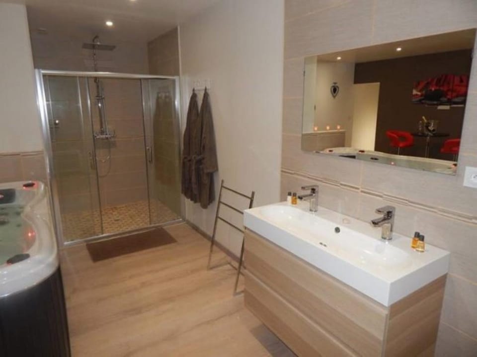 Séjour romantique, Massif central Bed and Breakfast in Nouvelle-Aquitaine