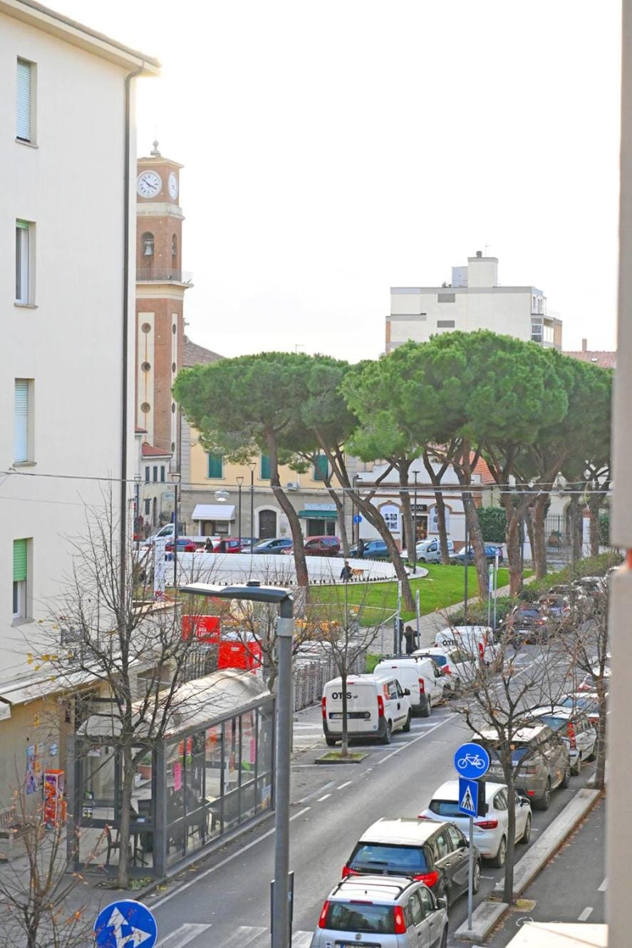 Neighbourhood, City view, Location