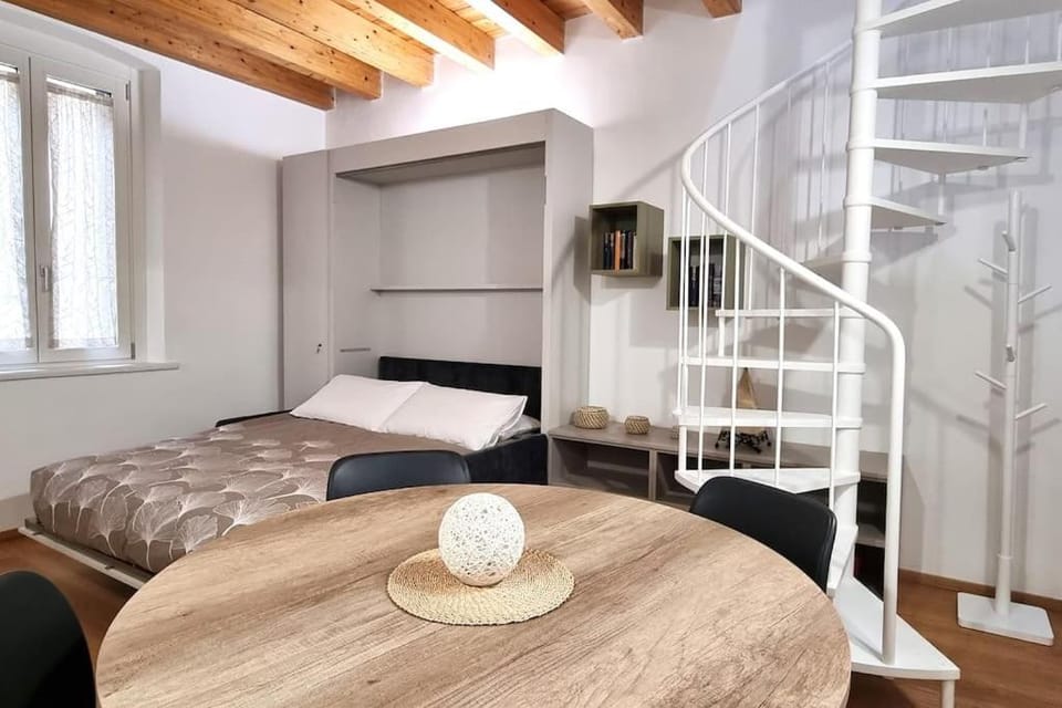 Bed, Living room