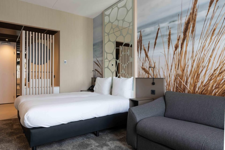 Seating area, Bedroom