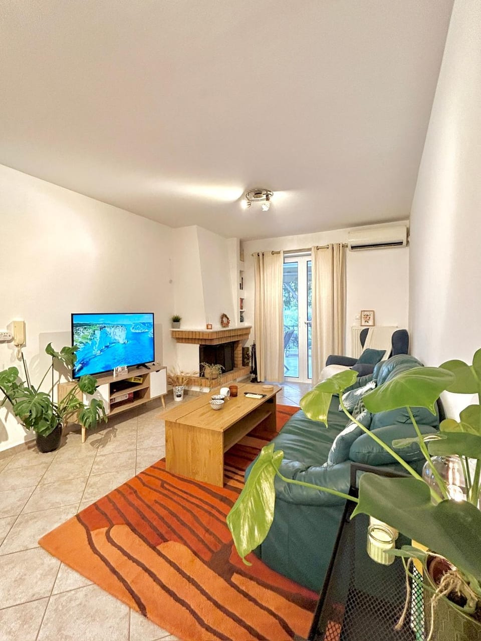 Communal lounge/ TV room, TV and multimedia, Living room