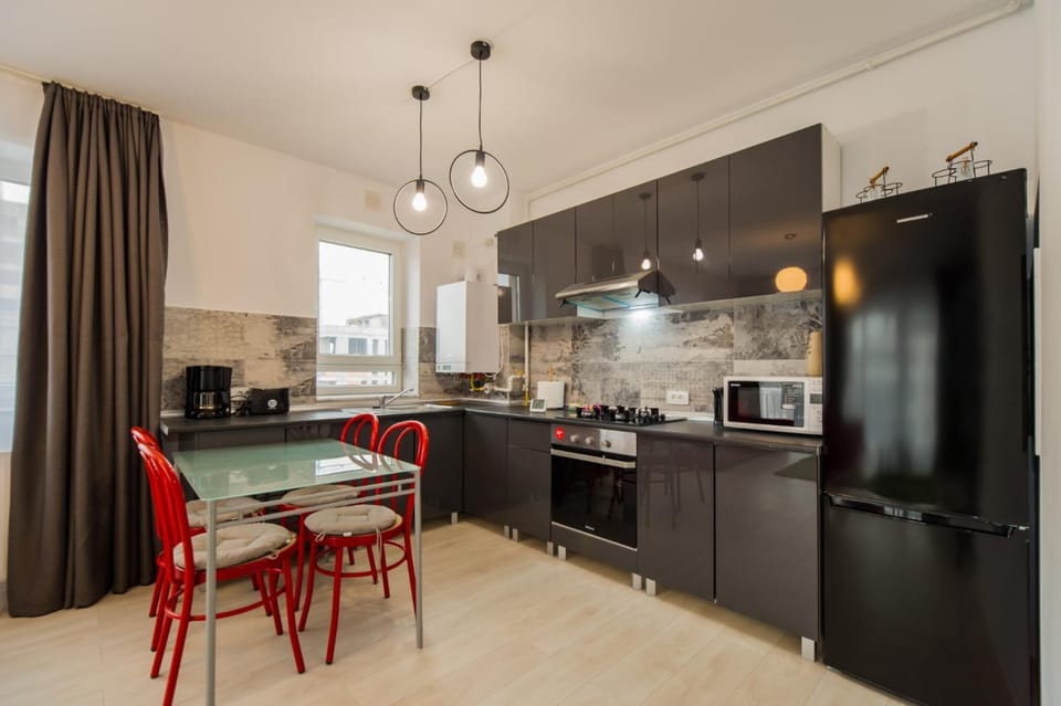Kitchen or kitchenette, Dining area, dishwasher, minibar, oven, pet friendly, stove