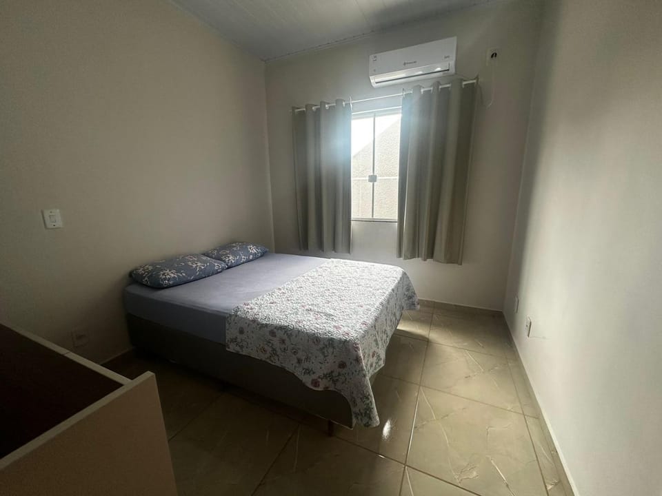 Bed, Bedroom, air conditioner
