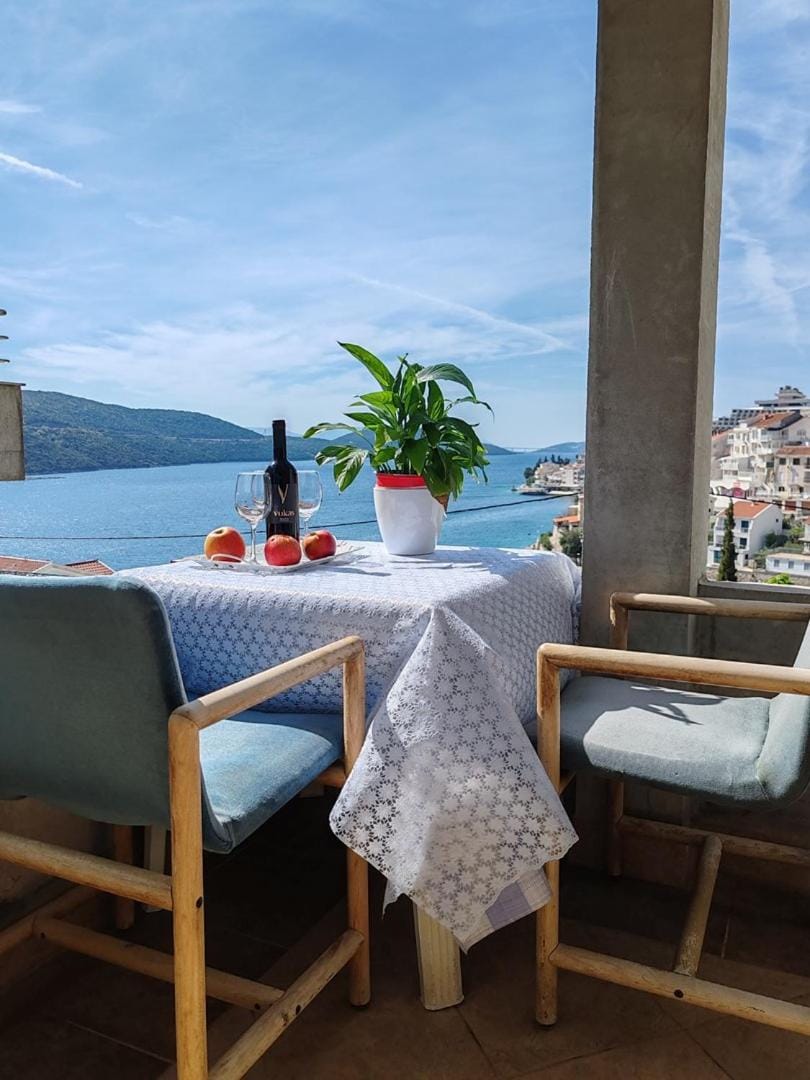 Apartments & Rooms Verse Bed and Breakfast in Neum