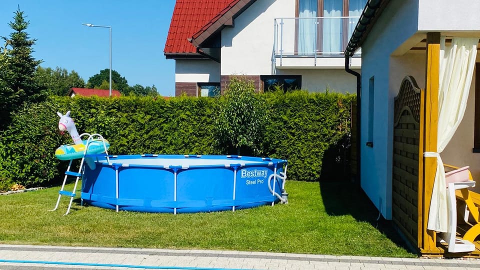 Swimming pool, Swimming pool