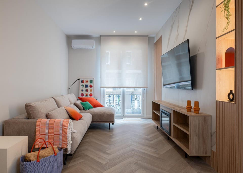 TV and multimedia, Living room, air conditioner