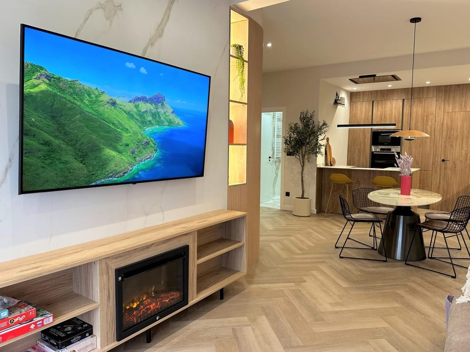 TV and multimedia, Kitchen or kitchenette