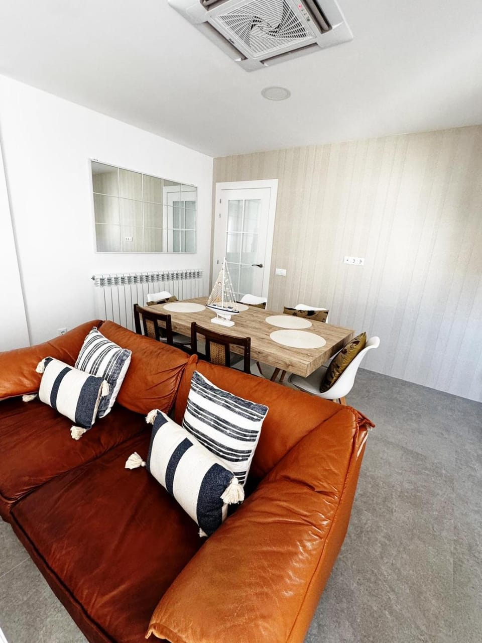 Living room, Seating area, Dining area