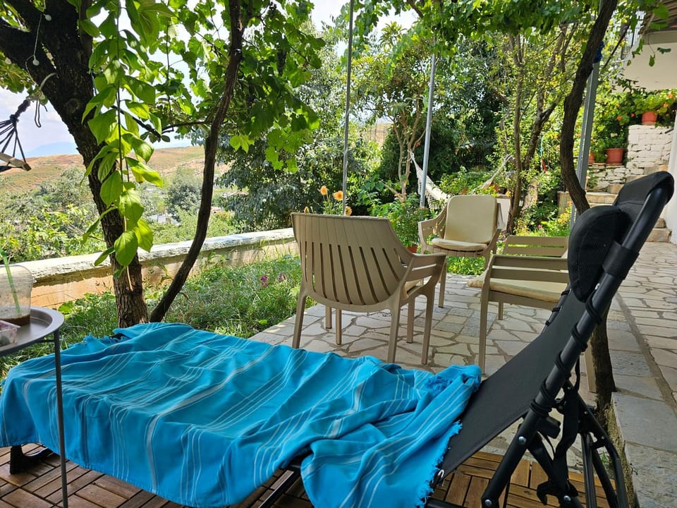 Patio, Day, Garden, Balcony/Terrace, Seating area, Garden view