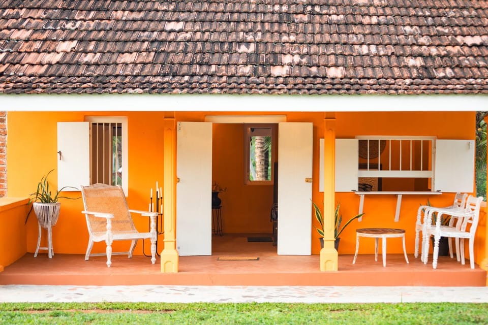 Property building, Patio, Day, Balcony/Terrace