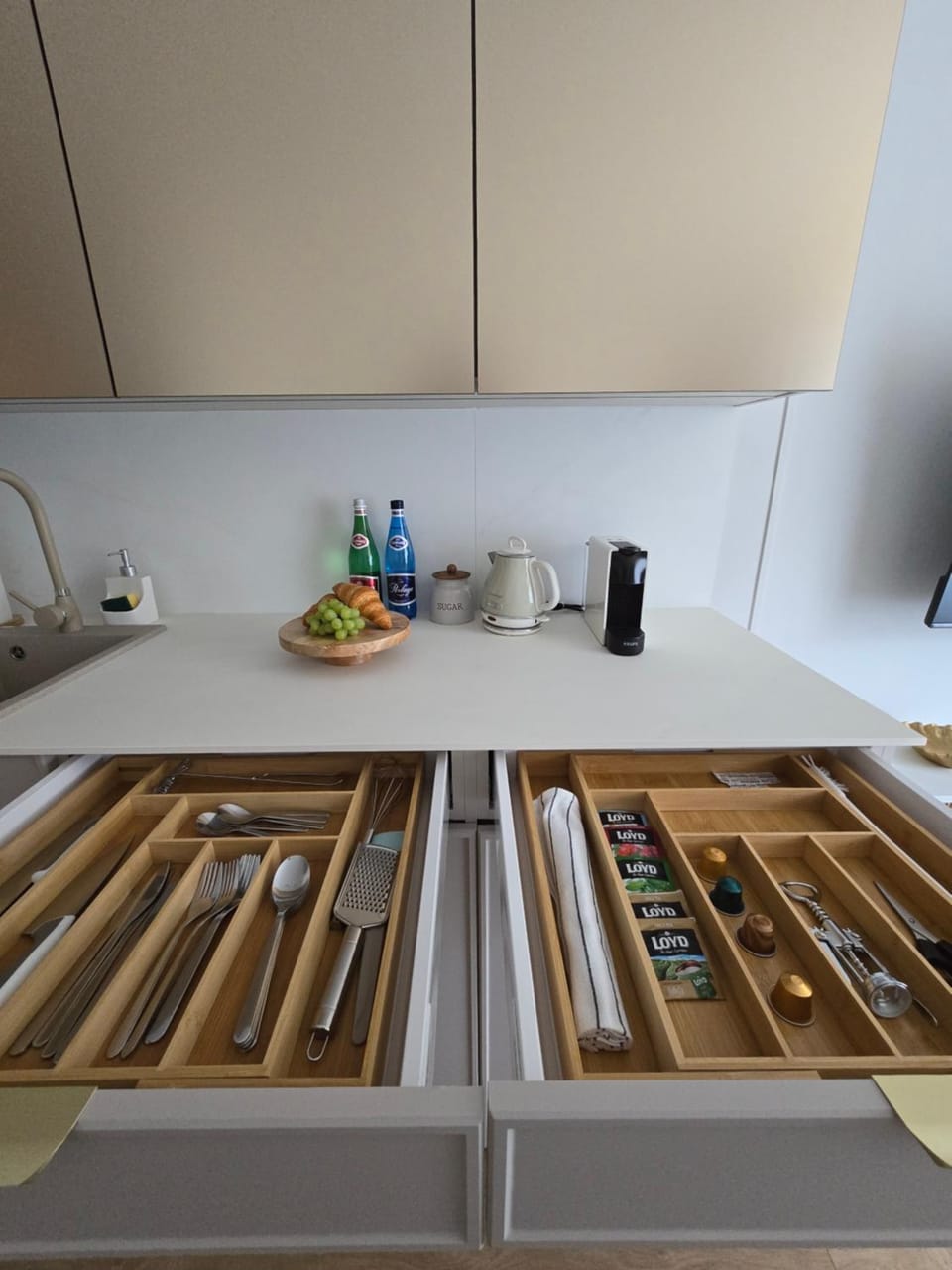Coffee/tea facilities, Kitchen or kitchenette