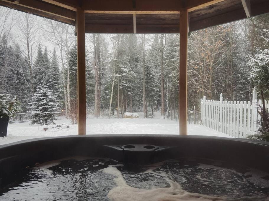 La Casa del Plage - Spa privé et Hamak House in Quebec