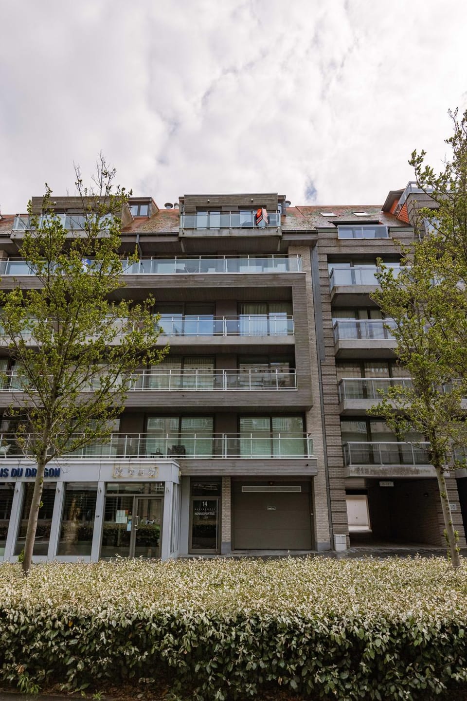 Casiola - Spacious & light apartment with double terrace Apartment in Koksijde