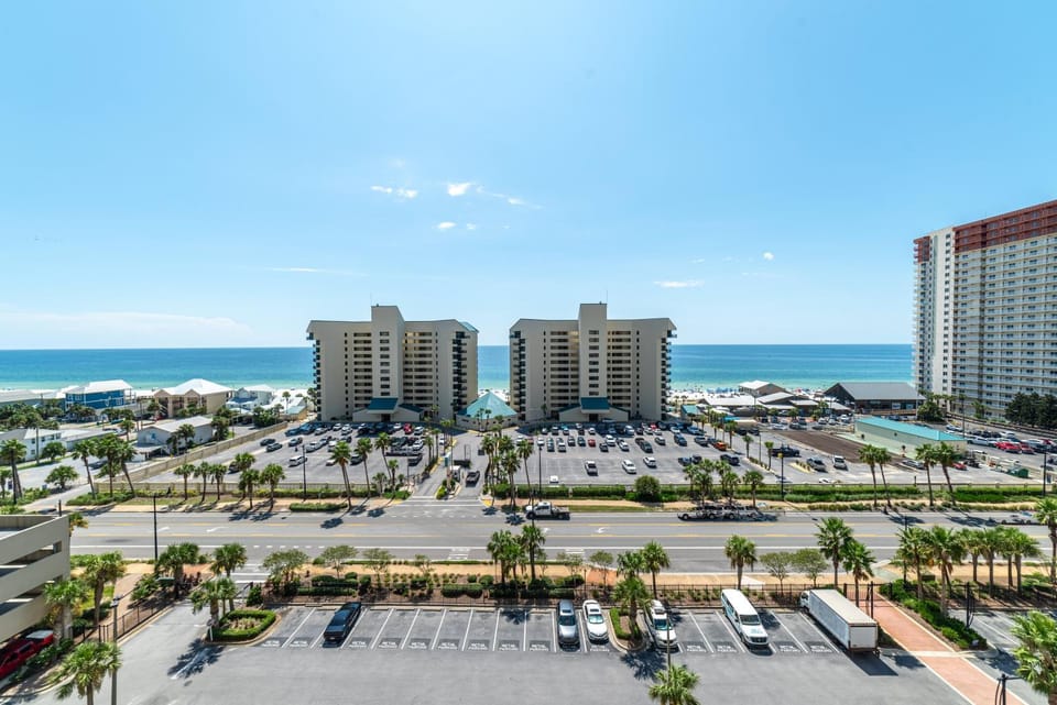 Laketown Wharf 816 'Tasty Waves PCB' House in Panama City Beach