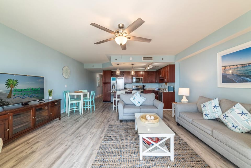 Laketown Wharf 816 'Tasty Waves PCB' House in Panama City Beach