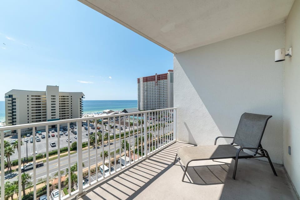 Laketown Wharf 816 'Tasty Waves PCB' House in Panama City Beach
