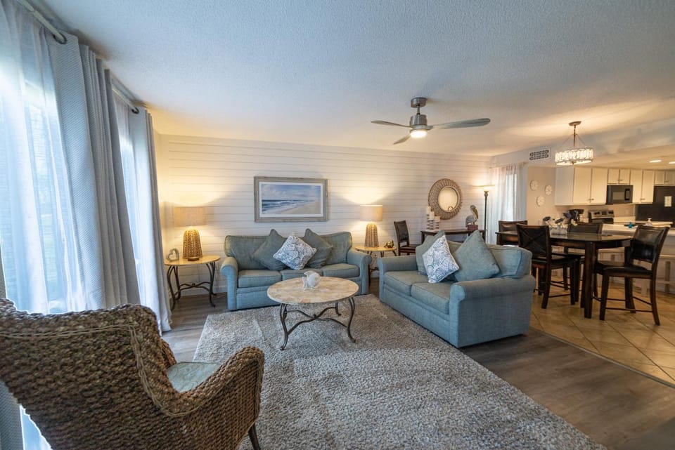 Edgewater Villa 1104 'Sandy Feet Retreat' House in Panama City Beach
