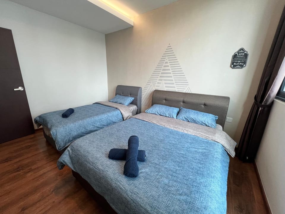 A.Foo Homestay 1.0 @ Vivacity Megamall Jazz Suite 1 , max 7 pax Apartment in Kuching