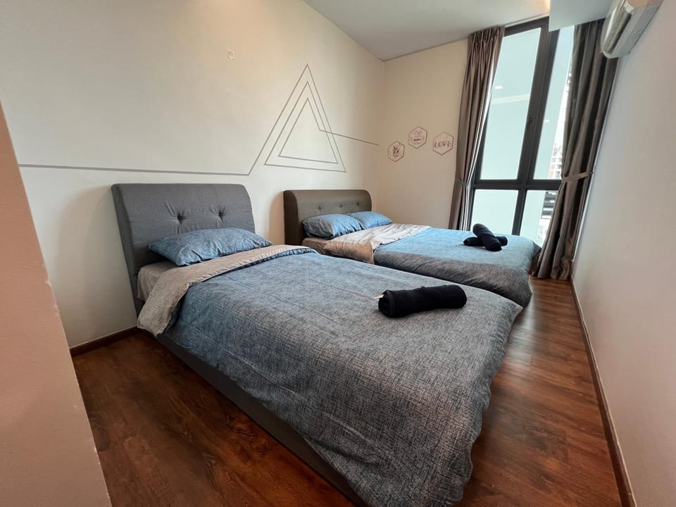 A.Foo Homestay 1.0 @ Vivacity Megamall Jazz Suite 1 , max 7 pax Apartment in Kuching