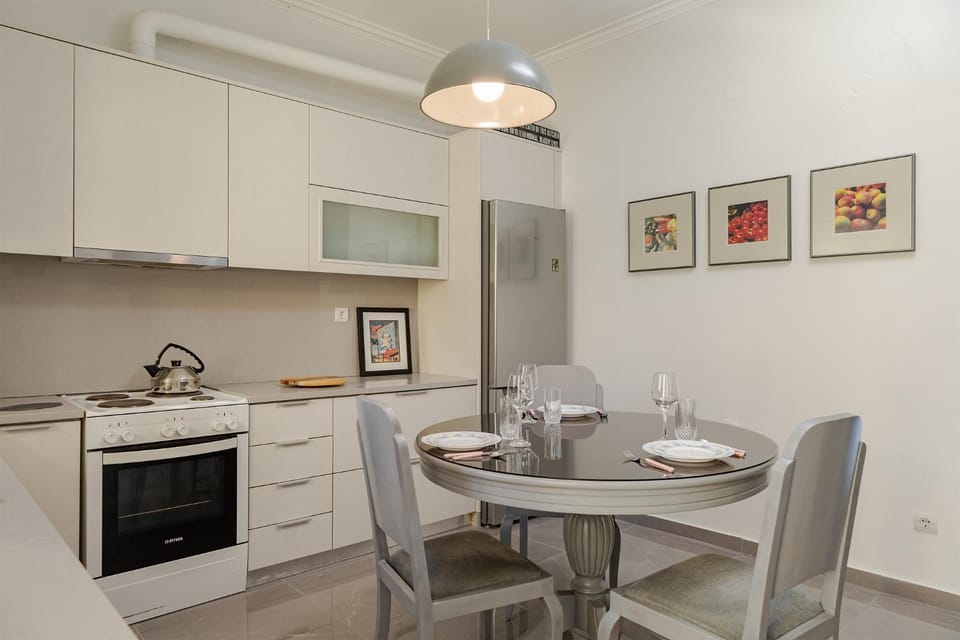 Modern & Spacious Flat - Chania Center - Walk To Sea Apartment in Chania