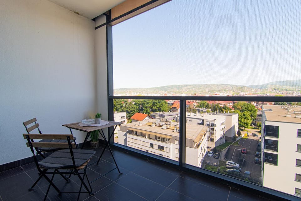 Day, View (from property/room), Balcony/Terrace, Seating area, City view