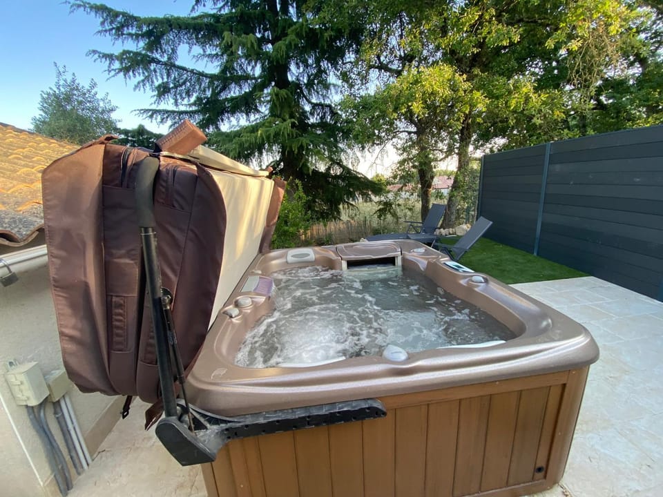 Hot Tub, Spa and wellness centre/facilities