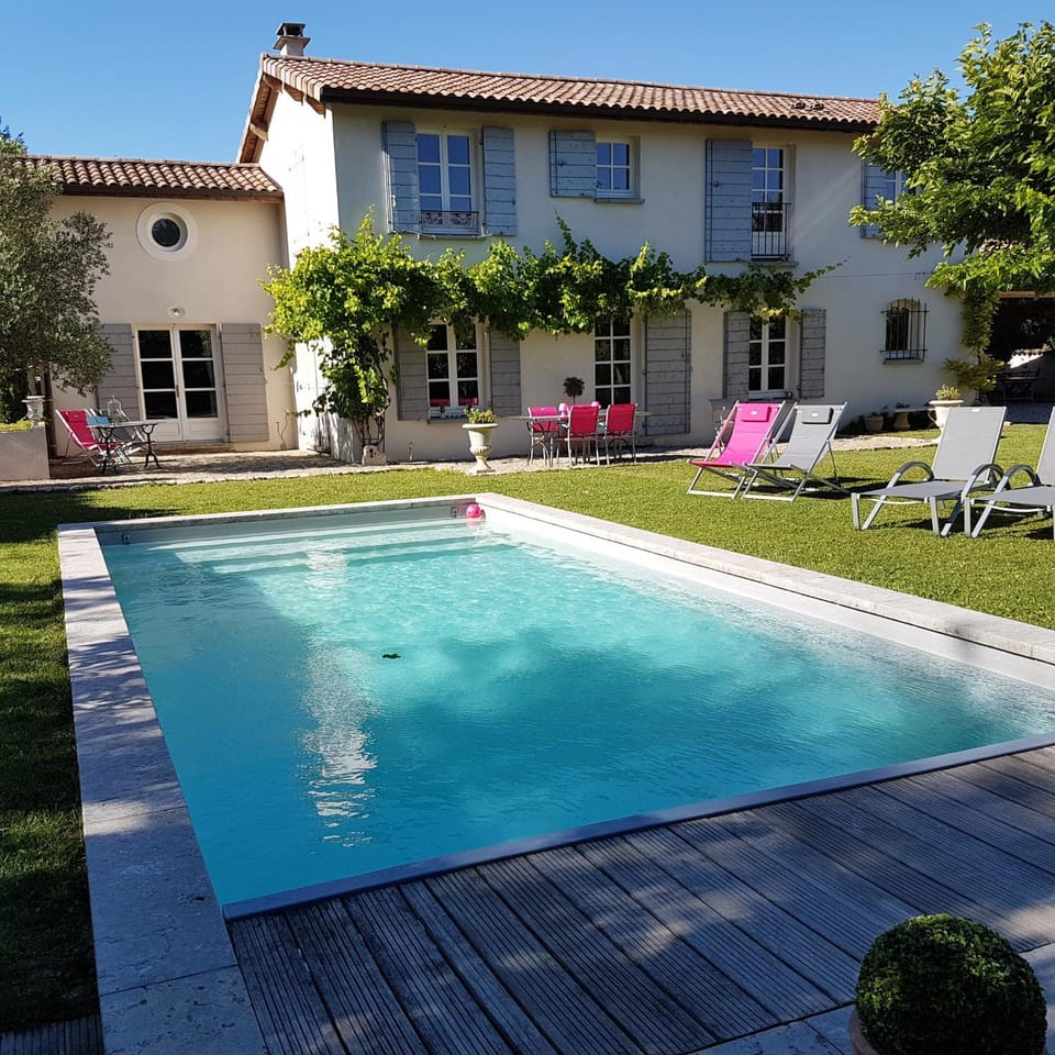 Facade/entrance, Swimming pool