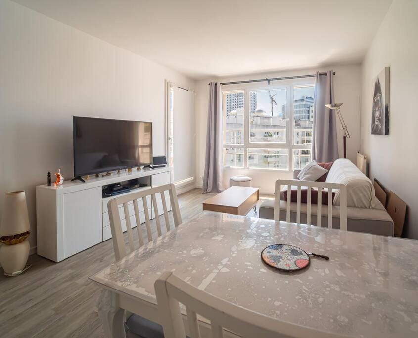 TV and multimedia, Living room, Dining area