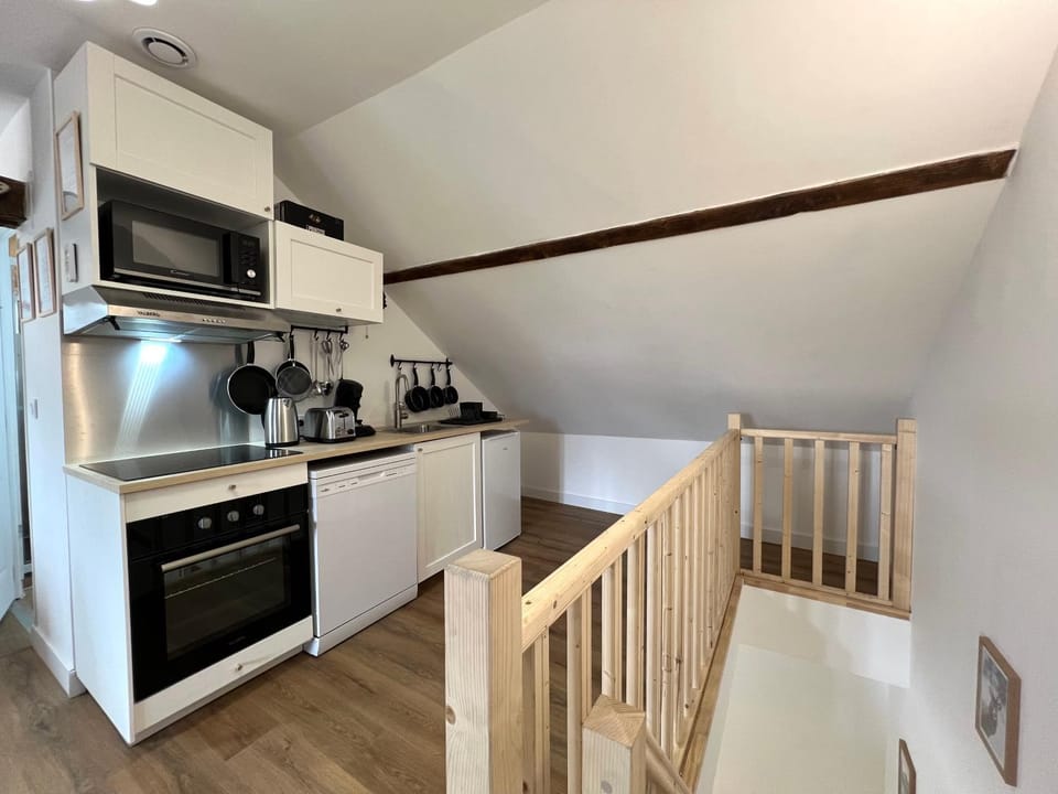 Kitchen or kitchenette, dishwasher, pet friendly, stove, toaster