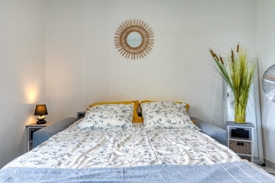 Living room, Bedroom
