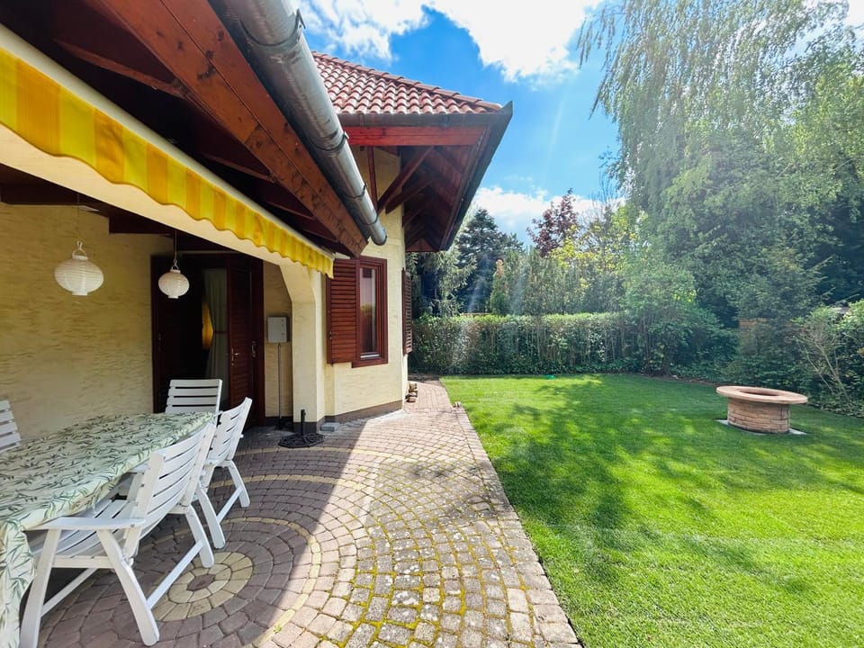 Property building, BBQ facilities, Garden, Garden, Balcony/Terrace, Garden view